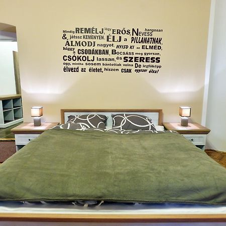 Foter Apartman Eger Luaran gambar