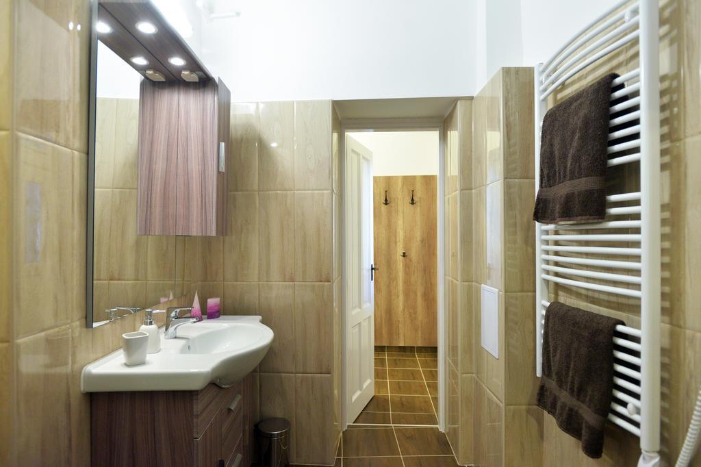 Foter Apartman Eger Luaran gambar