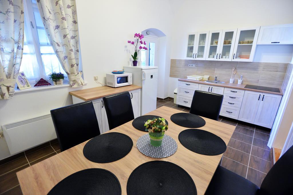Foter Apartman Eger Luaran gambar