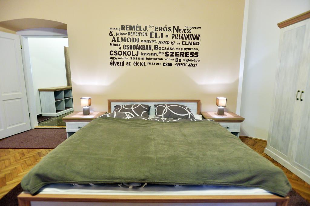 Foter Apartman Eger Luaran gambar