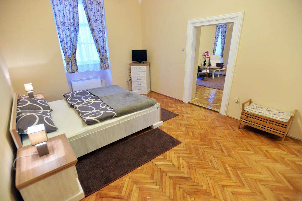 Foter Apartman Eger Luaran gambar